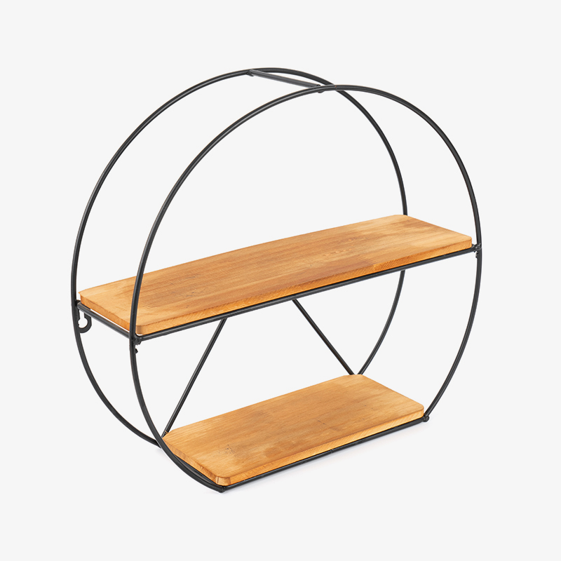 Золотая настенная полка и подвесная корзина для хранения на кухне